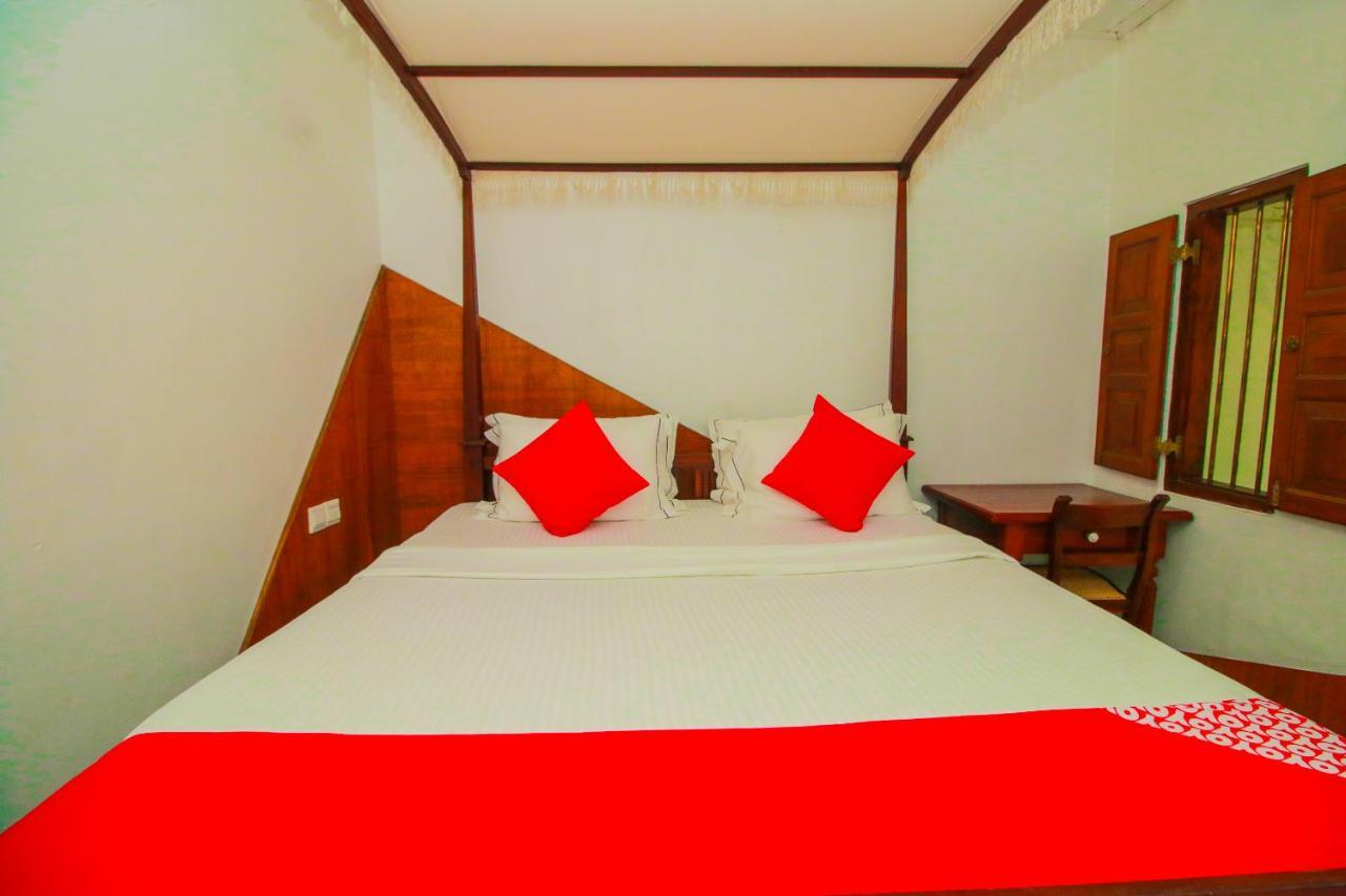 Hotel Nawathana Matara Exteriör bild